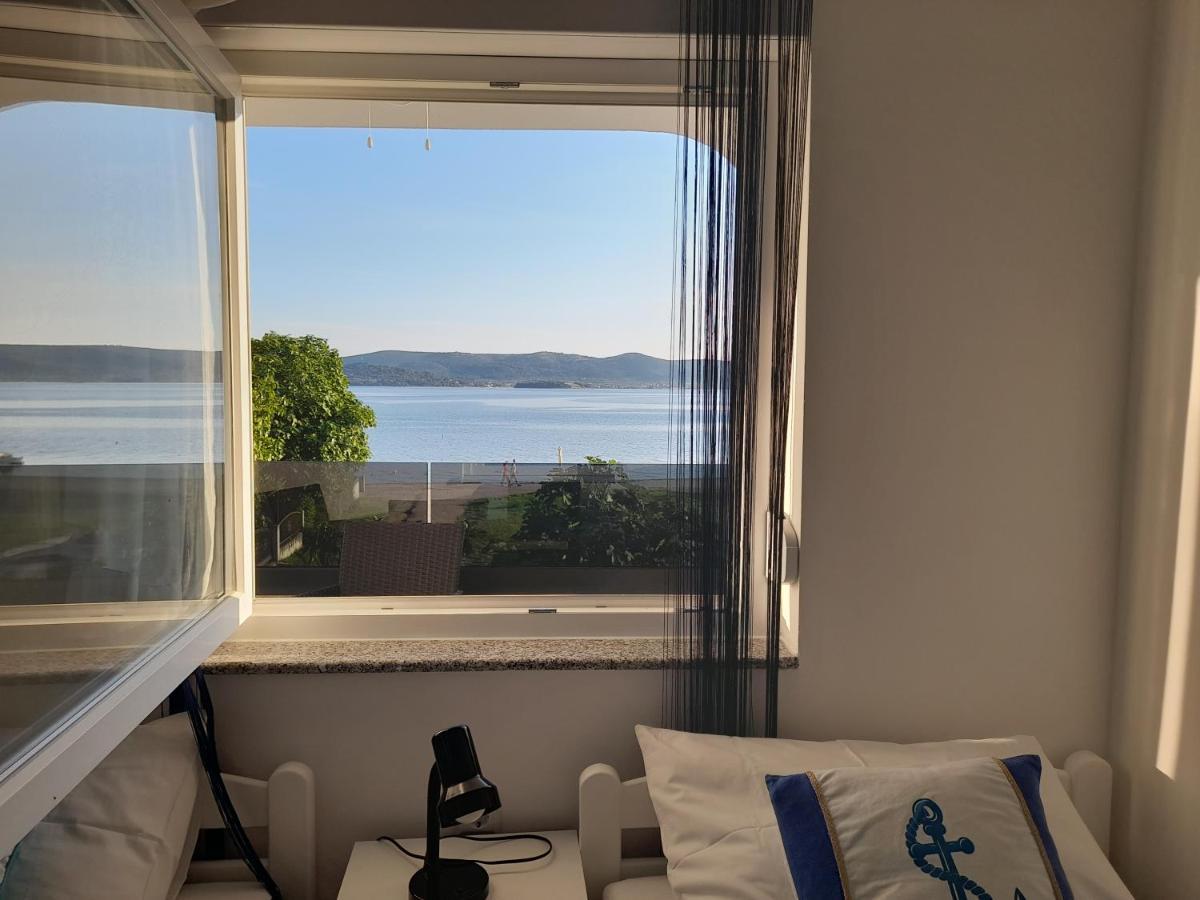 Apartman Prvi Red Do Mora Sveti Filip i Jakov Esterno foto