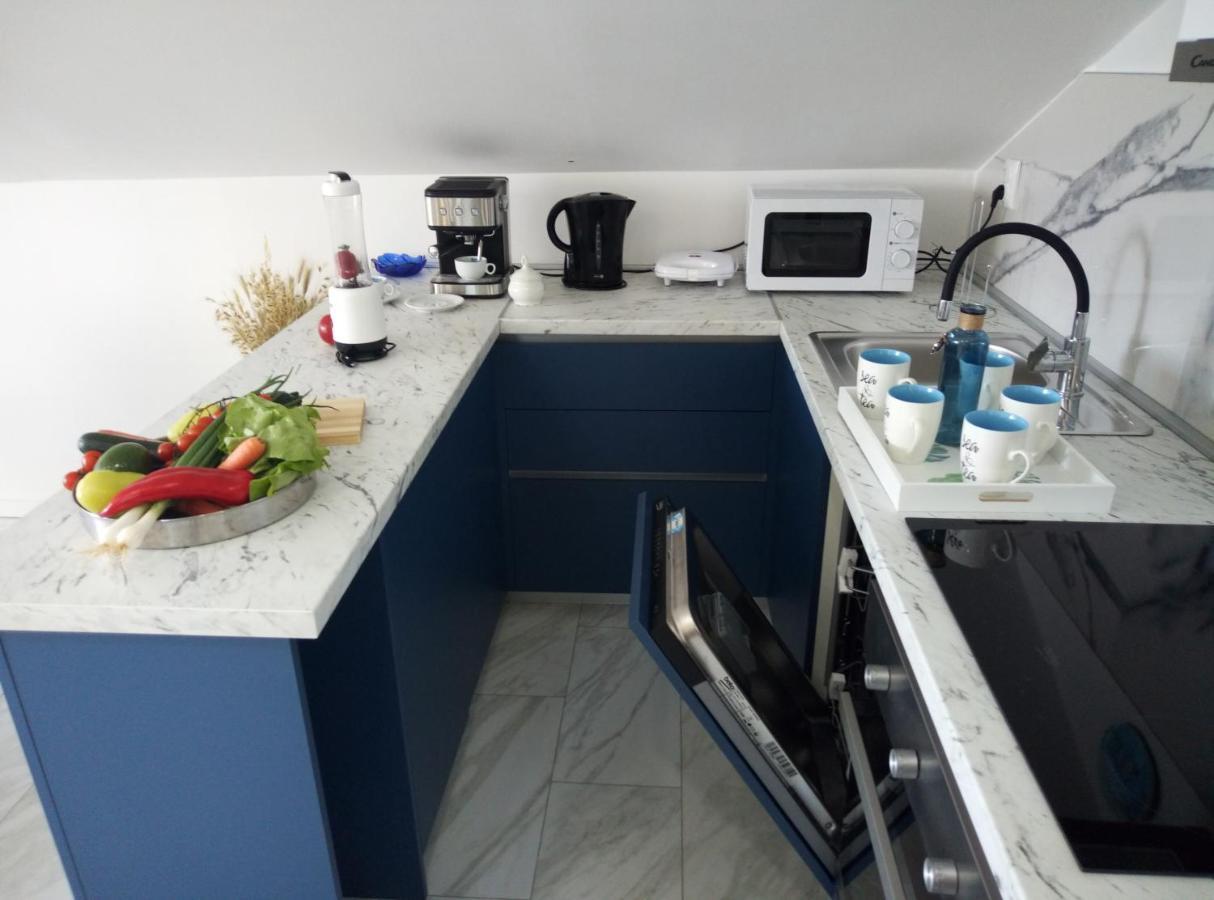 Apartman Prvi Red Do Mora Sveti Filip i Jakov Esterno foto