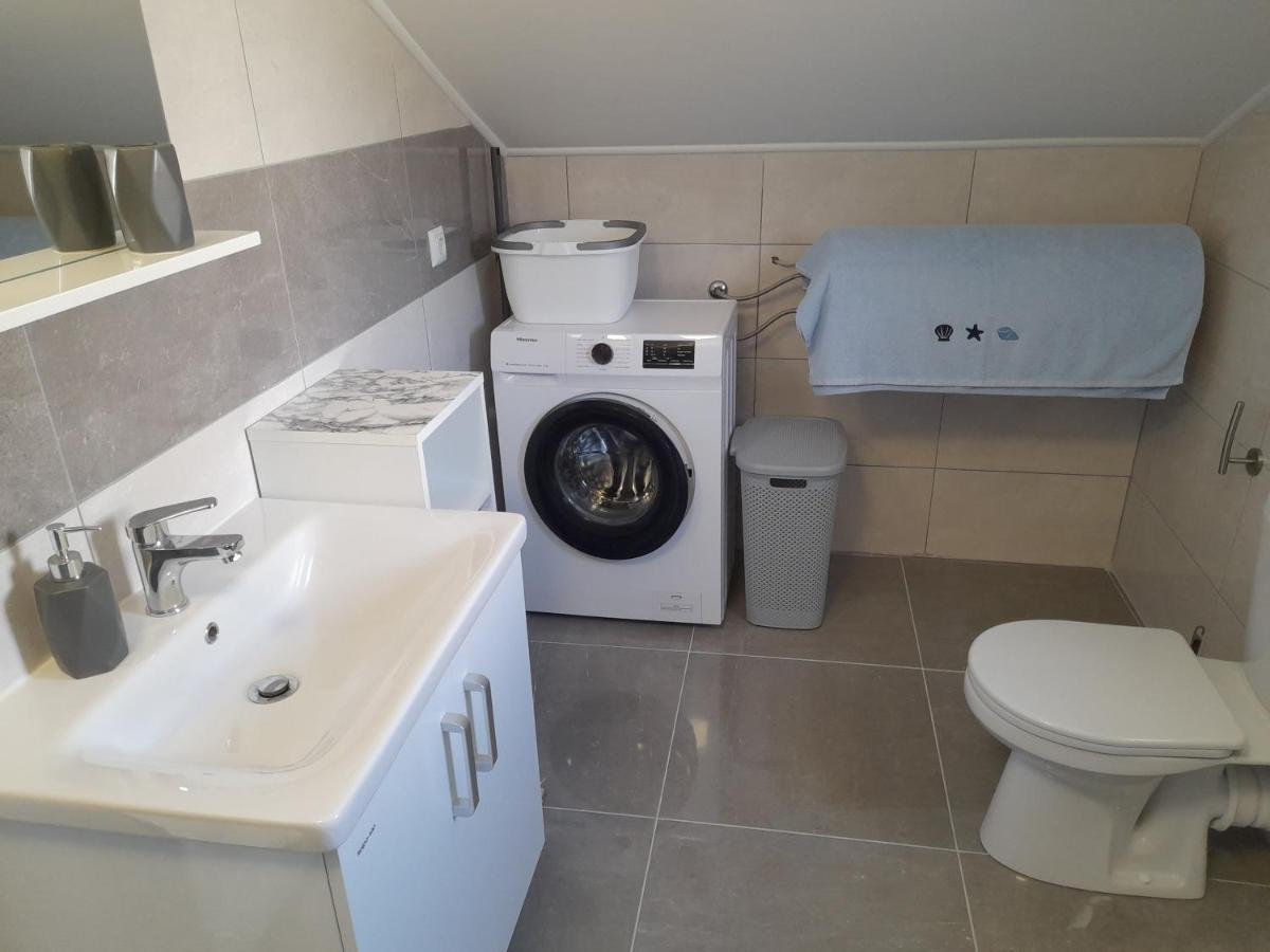 Apartman Prvi Red Do Mora Sveti Filip i Jakov Esterno foto